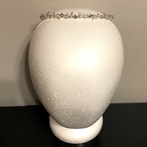 Formal tiara - Picture 2 of 4